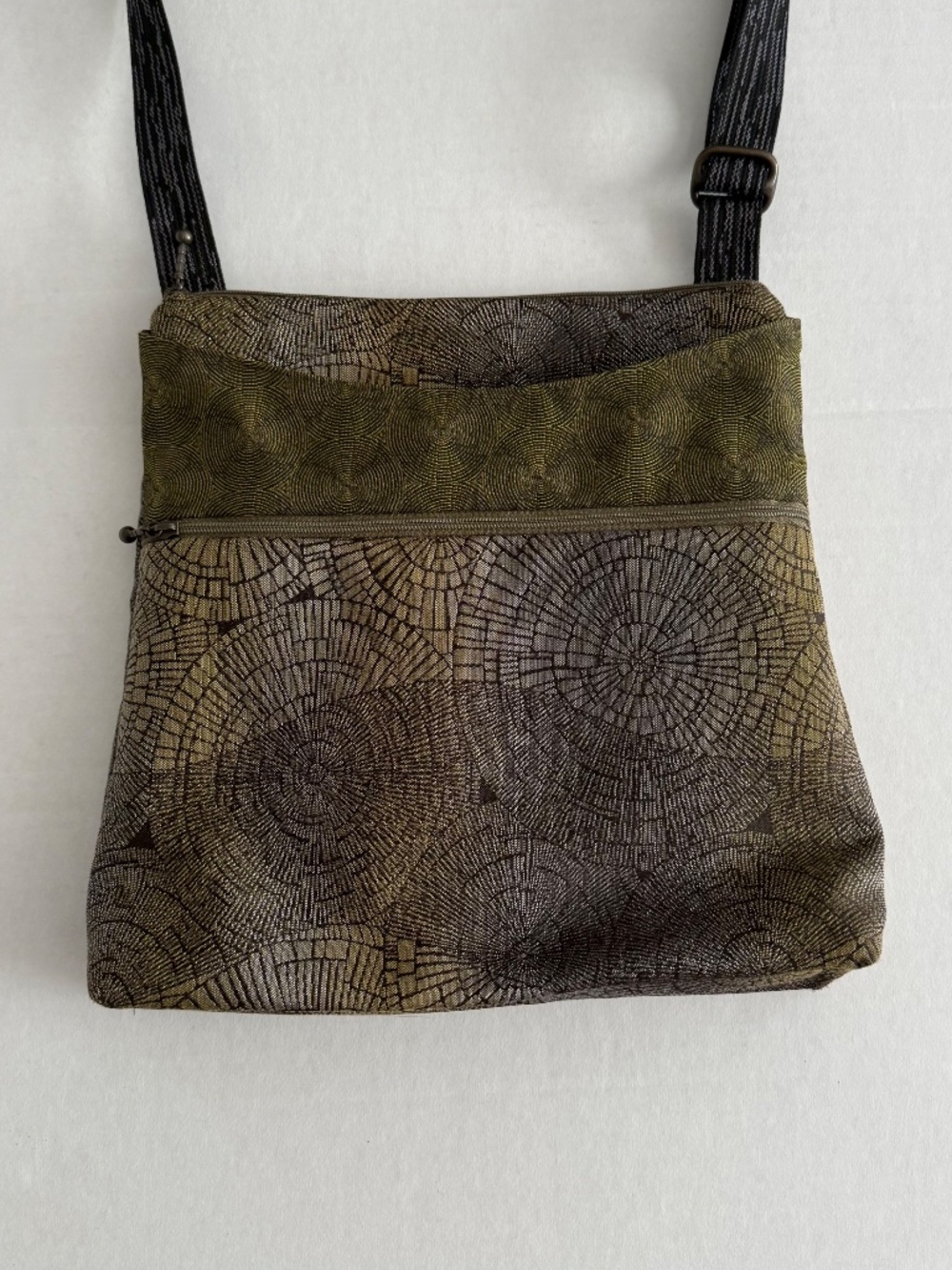 Maruca Geometric Spree Crossbody Bag - Picture 3 of 11